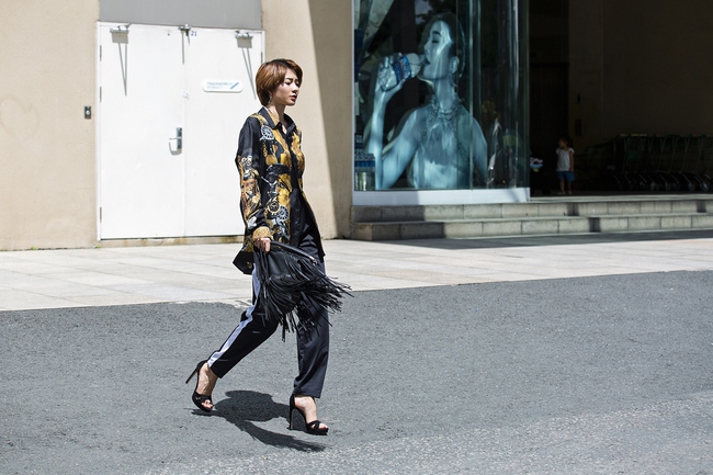 Trai xinh gái đẹp VNTM nhiệt liệt hưởng ứng The Best Street Style trước thềm Vietnam International Fashion Week Thu Đông 2016 - Ảnh 5. Trai xinh gái đẹp VNTM nhiệt liệt hưởng ứng The Best Street Style trước thềm Vietnam International Fashion Week Thu Đông 2016 - Ảnh 5.