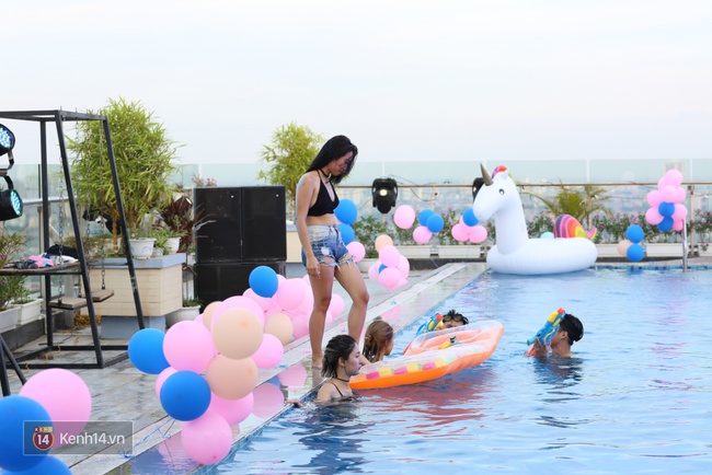 Mỗi dịp có pool party, giới trẻ Hà Nội lại được quẩy tưng bừng - Ảnh 13.