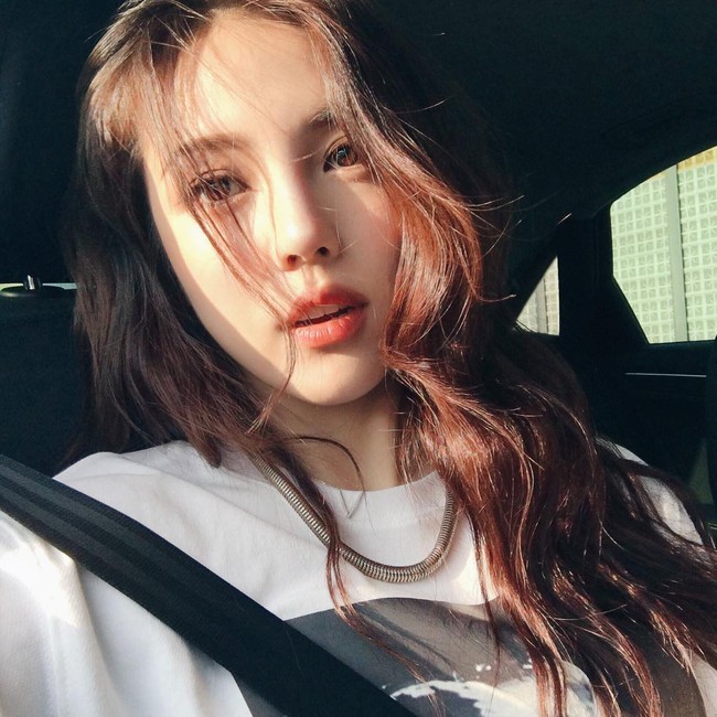 Bạn muốn mặt mình trông thon nhỏ hơn? Chỉ cần cắt 1 trong 3 kiểu tóc này mà thôi - Ảnh 7. Bạn muốn mặt mình trông thon nhỏ hơn? Chỉ cần cắt 1 trong 3 kiểu tóc này mà thôi - Ảnh 7.