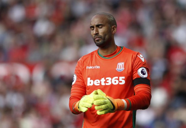 Lloris khiến Pogba bất lực, lọt tốp những pha cản ph&aacute; xuất sắc nhất v&ograve;ng 15 - Ảnh 7.