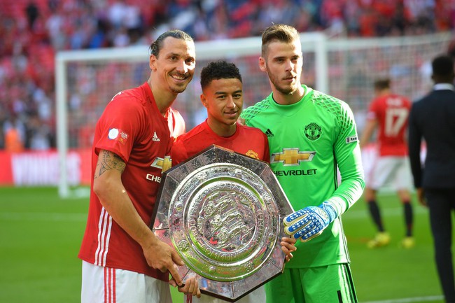 Premier League 2016/17: Cuộc đua kim tiền v&agrave; m&ugrave;a giải khốc liệt bậc nhất lịch sử Ngoại hạng Anh - Ảnh 2.