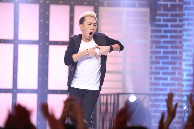 Lip Sync Battle: Hương Giang Idol c&ocirc;ng khai ch&ecirc; đầm Ngọc Trinh - Ảnh 9.