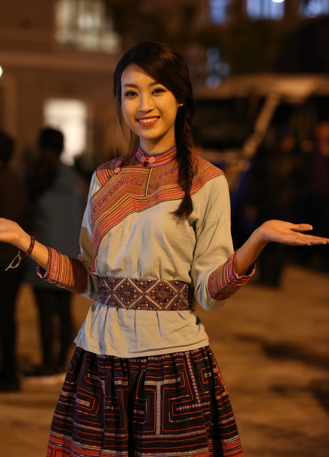 Hoa hậu Mỹ Linh lần đầu lấn s&acirc;n l&agrave;m MC Truyền h&igrave;nh - Ảnh 5.