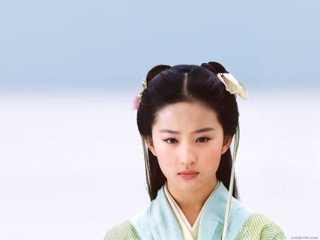 Fan cuồng 19 tuổi phẫu thuật thẩm mỹ để xinh đẹp như thần tiên tỷ tỷ Lưu Diệc Phi - Ảnh 1.
