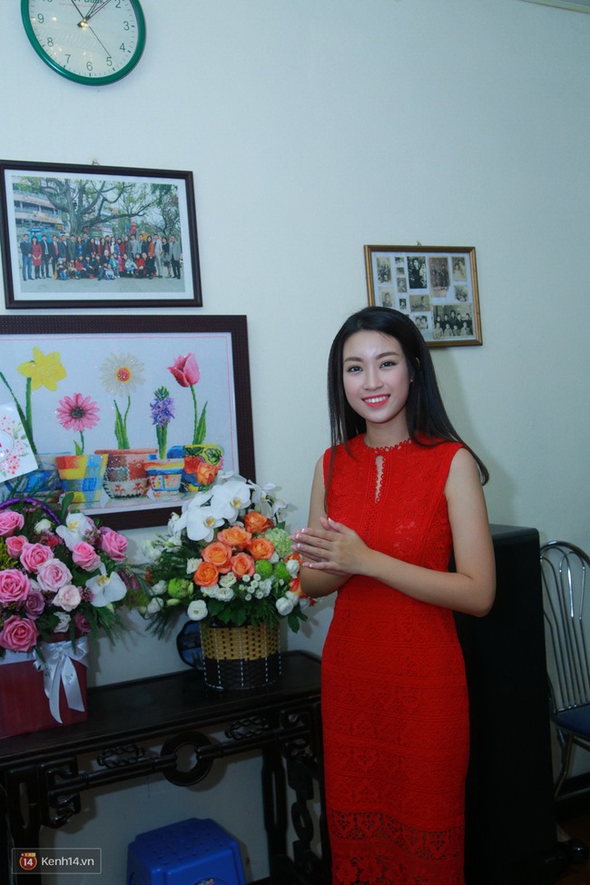 Hoa hậu Đỗ Mỹ Linh trở về Hà Nội, đoàn tụ với gia đình sau một tháng xa nhà - Ảnh 25.