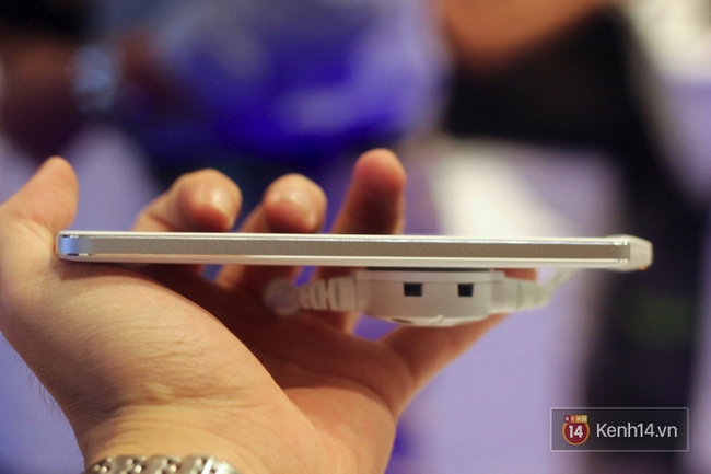 Đ&acirc;y l&agrave; c&uacute; đấm gi&aacute; 4 triệu của Microsoft nhắm thẳng smartphone Android tầm trung - Ảnh 14.