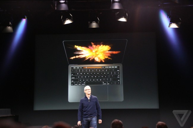 Apple chính thức trình làng MacBook Pro mới: Mỏng nhẹ khó tin, đẹp không thể cưỡng! - Ảnh 1.