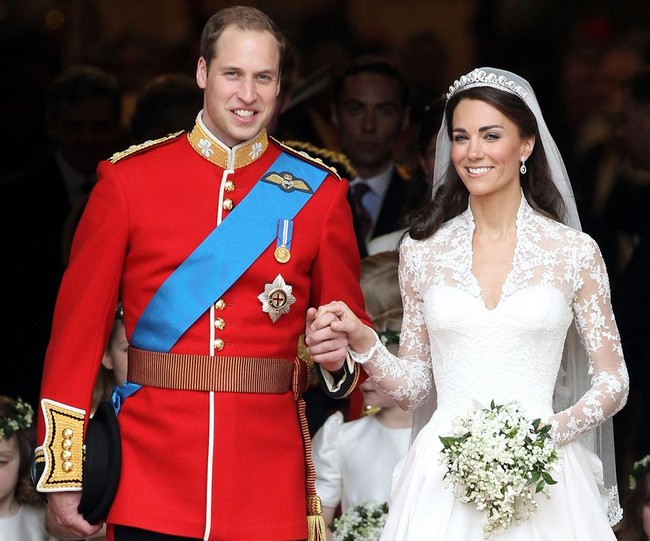 L&yacute; do v&igrave; sao Ho&agrave;ng tử William v&agrave; C&ocirc;ng nương Kate gần như kh&ocirc;ng bao giờ nắm tay nhau trước c&ocirc;ng ch&uacute;ng - Ảnh 1.