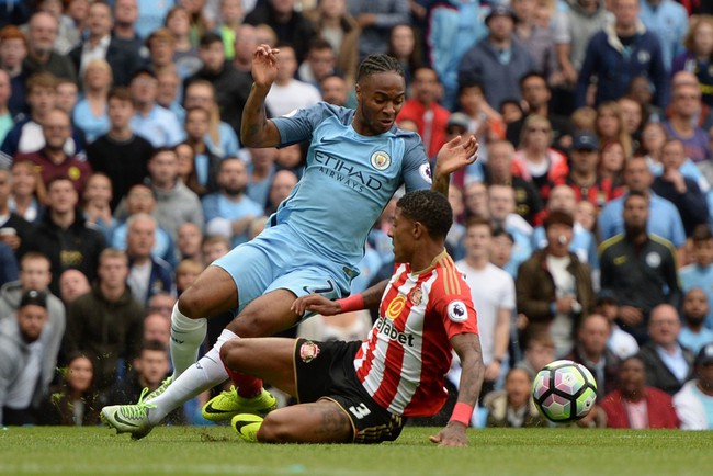 Man City nhọc nhằn đánh bại Sunderland nhờ đối thủ đá phản lưới nhà hài hước - Ảnh 4.