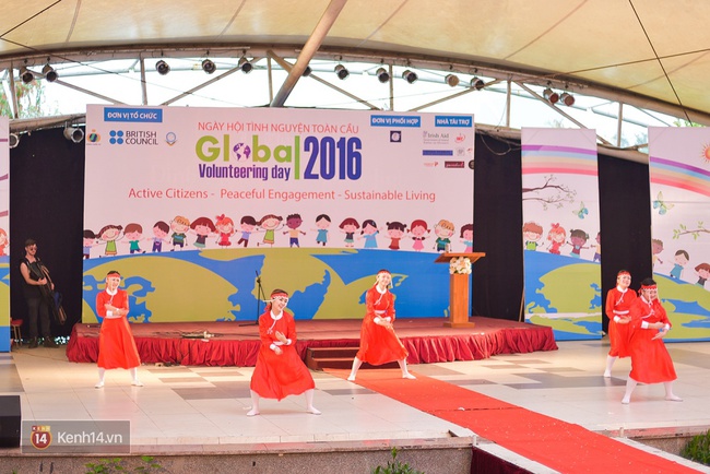 Không gian văn hoá đầy màu sắc tại Ngày hội tình nguyện toàn cầu 2016 - Ảnh 16.