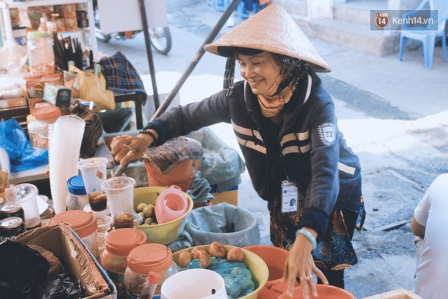 C&ocirc; Tư S&agrave;nh Điệu - C&ocirc; h&agrave;ng nước được sinh vi&ecirc;n S&agrave;i G&ograve;n tặng thẻ h&agrave;nh nghề si&ecirc;u dễ thương - Ảnh 2.