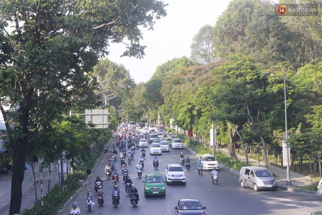 Người d&acirc;n 2 miền tấp nập trở lại th&agrave;nh phố sau kỳ nghỉ lễ - Ảnh 14.