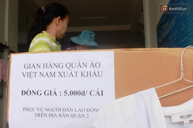 Người ngh&egrave;o cứ phải mặc quần &aacute;o cũ m&atilde;i sao? - V&agrave; gian h&agrave;ng 5.000 đồng ra đời ở S&agrave;i G&ograve;n như thế - Ảnh 3.