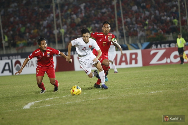 Chùm ảnh trận thắng kịch tính của tuyển Việt Nam trên sân Thuwunna - Ảnh 1.