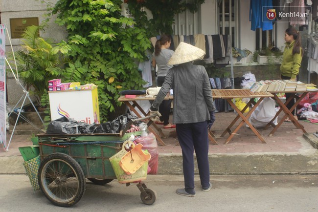 Phiên chợ vui vẻ ở Sài Gòn - Nơi người ta chỉ cần 3k để mua sắm, cắt tóc và chụp ảnh - Ảnh 10.