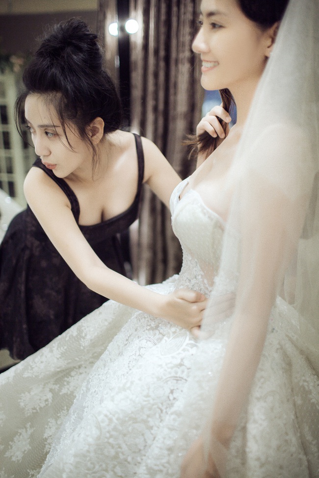 Ngọc Lan - Thanh Bình hạnh phúc rạng ngời thử áo cưới - Ảnh 4.