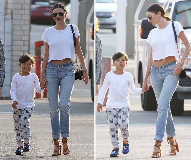 B&eacute; Flynn lớn phổng phao khi xuất hiện hiếm hoi b&ecirc;n Miranda Kerr - Ảnh 1.