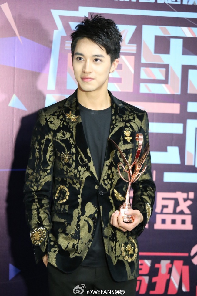 Dàn sao hot nhất Hoa - Hàn hội ngộ tại thảm xanh Chinese Top Music Awards - Ảnh 22.