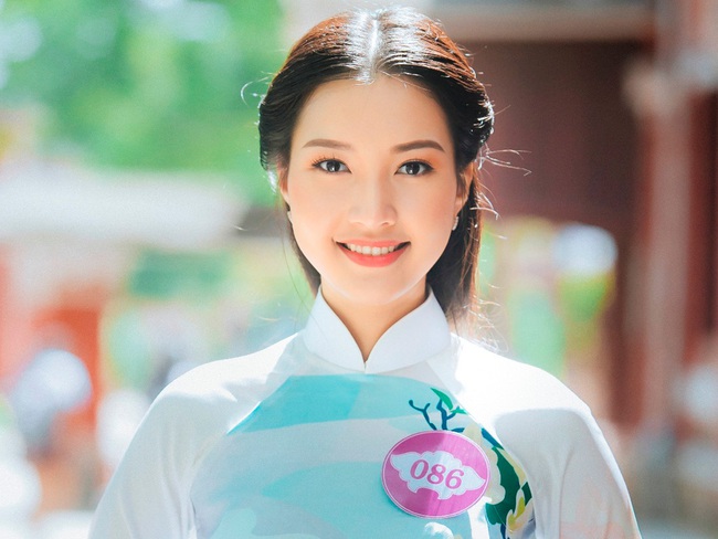 Gặp lại nữ sinh &aacute;o d&agrave;i nổi tiếng nhất xứ Huế tại Hoa hậu Việt Nam 2016 - Ảnh 12.