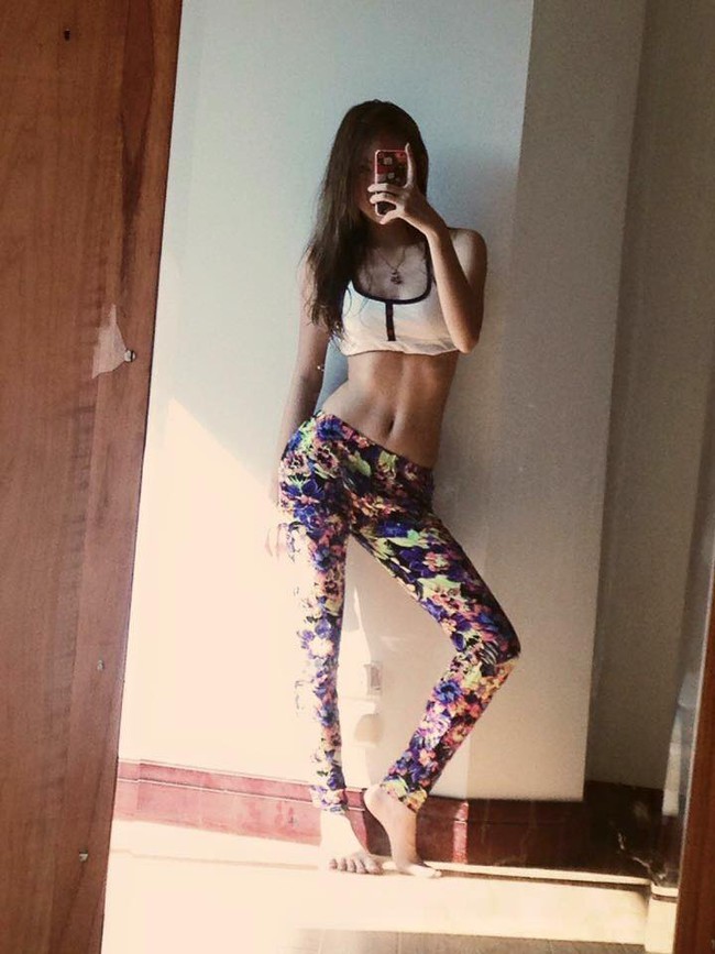 Con g&aacute;i Việt cũng đầy c&ocirc; n&agrave;ng sở hữu bụng một khe si&ecirc;u sexy v&agrave; khỏe khoắn - Ảnh 15.