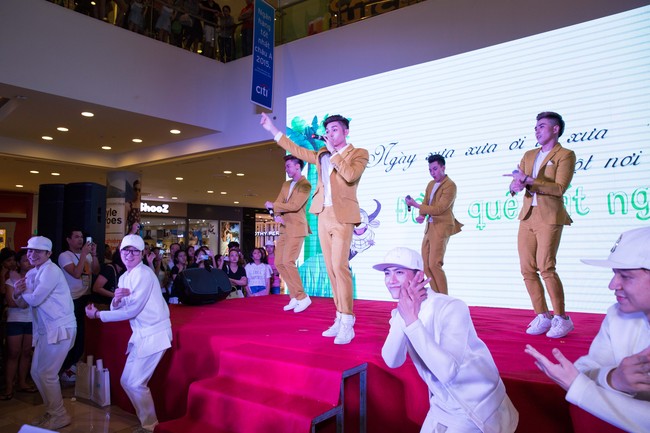 Nh&oacute;m 365 tưng bừng giới thiệu nhạc phim Tấm C&aacute;m: Chuyện chưa kể - Ảnh 2.