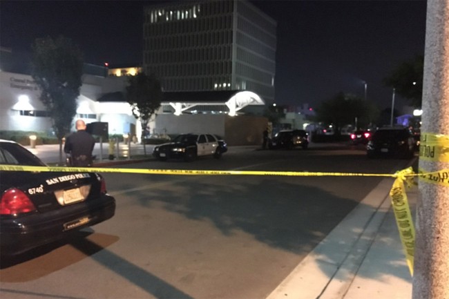 NÓNG: 2 cảnh sát bị bắn, người dân San Diego được yêu cầu ở yên trong nhà - Ảnh 4.