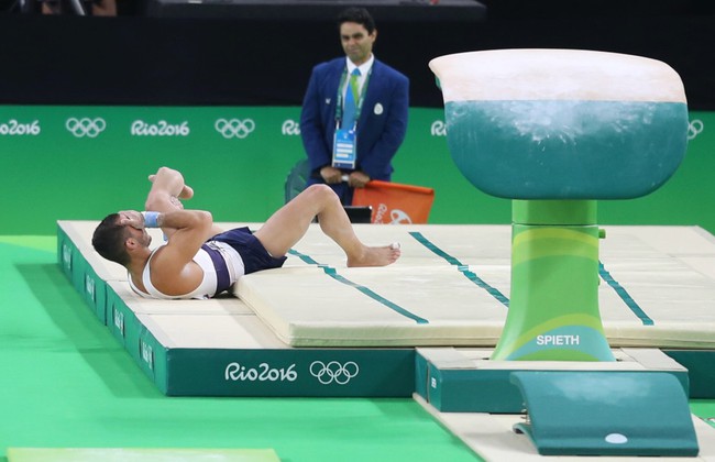 Ca chấn thương ghê rợn đầu tiên ở Olympic Rio 2016 - Ảnh 2.