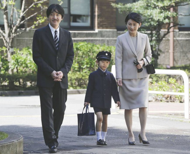 Chân dung hoàng tử nhí, người nắm giữ vị trí Thiên hoàng tương lai của đất nước Nhật Bản - Ảnh 3.