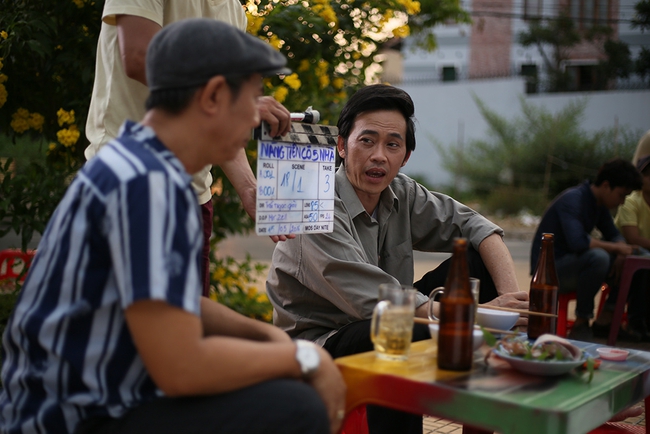 Khả Ng&acirc;n giăng bẫy 4 đại gia trong phim Tết N&agrave;ng Ti&ecirc;n C&oacute; 5 Nh&agrave; - Ảnh 8.