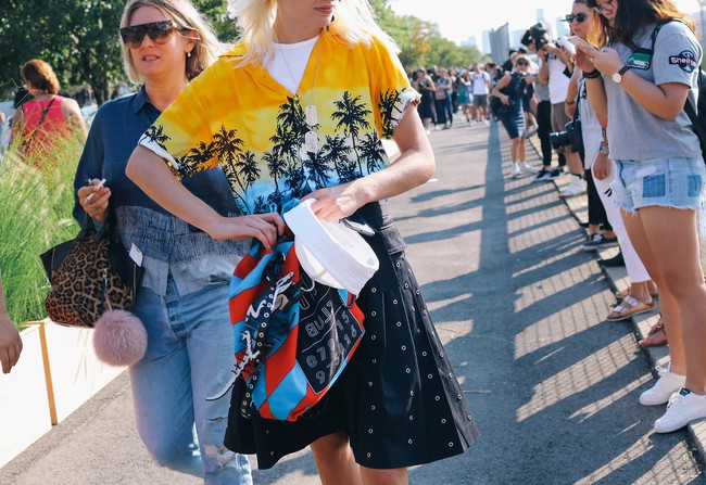 Phong c&aacute;ch ph&oacute;ng kho&aacute;ng, thực tế ăn s&acirc;u v&agrave;o m&aacute;u giới mộ điệu thời trang tại NYFW - Ảnh 44.