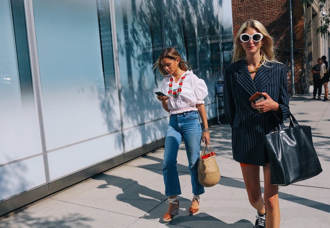Phong c&aacute;ch ph&oacute;ng kho&aacute;ng, thực tế ăn s&acirc;u v&agrave;o m&aacute;u giới mộ điệu thời trang tại NYFW - Ảnh 45.