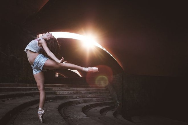 Chùm ảnh đẹp mê hồn về những nghệ sĩ múa ballet trên đường phố Cuba - Ảnh 10.