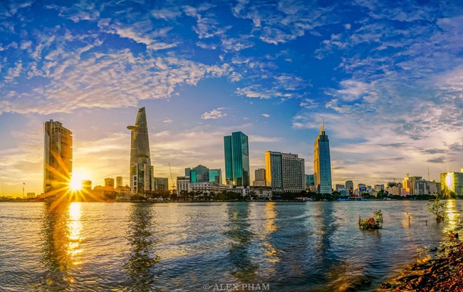 C&aacute;i gục đầu của b&agrave; cụ b&aacute;n rau giữa chợ S&agrave;i Th&agrave;nh khiến đ&aacute;m đ&ocirc;ng dừng lại - Ảnh 8.