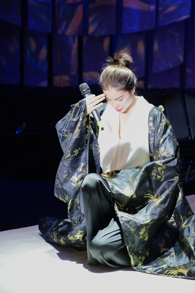 Phạm Hương mồ hôi nhễ nhại diễn tập trên sân khấu Elle Fashion Show 2016 - Ảnh 10.