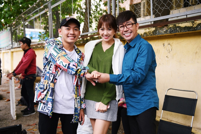 Hồ Ngọc H&agrave; lần đầu đ&oacute;ng vai h&agrave;i c&ugrave;ng Hari Won, Phở Đặc Biệt trong phim ngắn Tết - Ảnh 1.