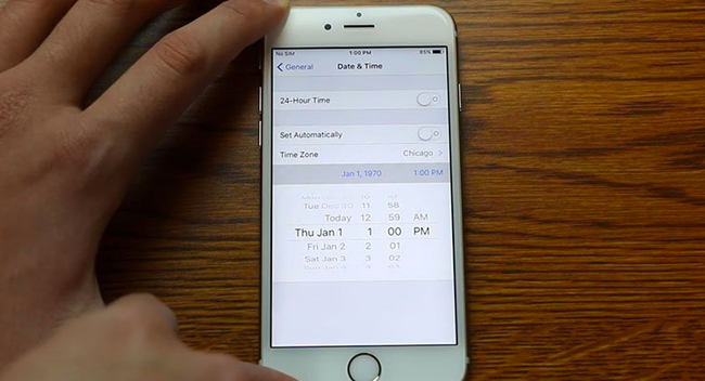 Cảnh b&aacute;o iPhone c&oacute; thể tự động đổi về năm 1970 v&agrave; biến th&agrave;nh cục gạch m&agrave; bạn kh&ocirc;ng hề hay biết - Ảnh 1.