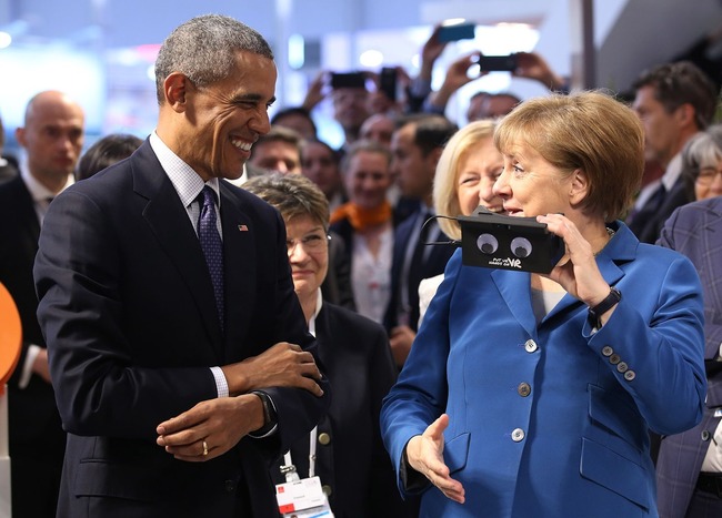 Tổng thống Obama trông cũng khá... dễ thương khi đeo kính thực tế ảo - Ảnh 4.