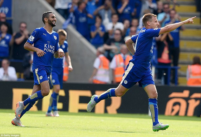 Nh&igrave;n lại m&ugrave;a giải thần th&aacute;nh đưa Leicester v&agrave;o lịch sử b&oacute;ng đ&aacute; thế giới - Ảnh 1.