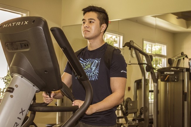 Kh&ocirc;ng lo mỏi lưng, xấu d&aacute;ng với thiết bị hỗ trợ cột sống của ch&agrave;ng trai gốc Việt - Ảnh 4.