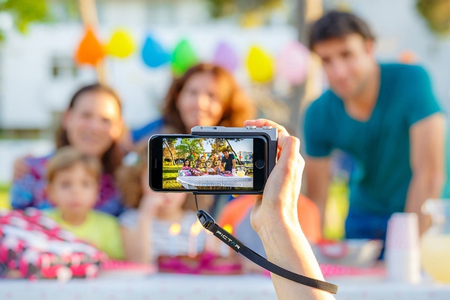 Biến iPhone thành máy ảnh cơ với tay cầm đa năng cho dân chụp hình - Ảnh 4.