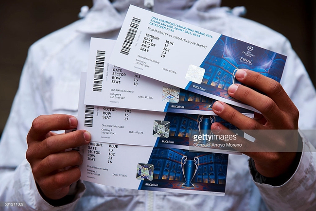 V&eacute; chợ đen trận chung kết Champions League l&ecirc;n tới 300 triệu VNĐ - Ảnh 1.