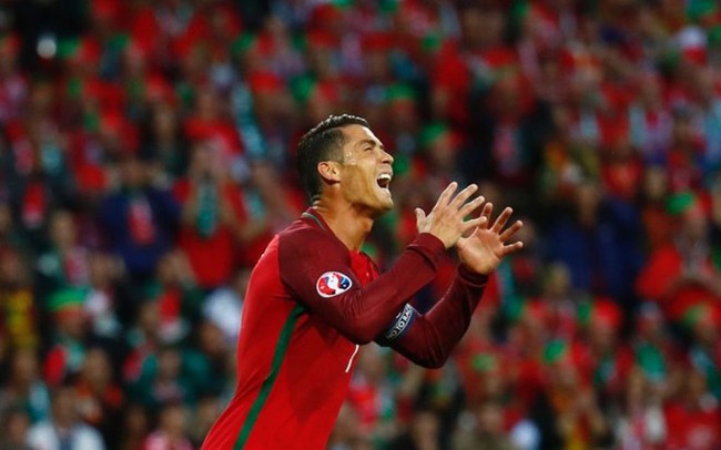 Ronaldo vượt Messi gi&agrave;nh giải B&agrave;n thắng đẹp nhất Champions League 2015/16 - Ảnh 3.
