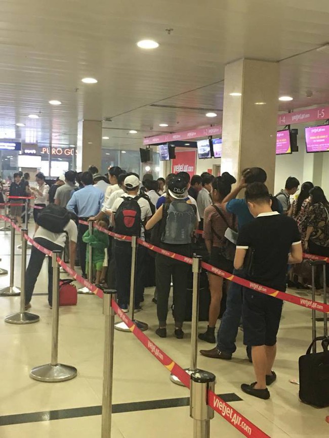 H&agrave;nh kh&aacute;ch đến sớm 50 ph&uacute;t vẫn kh&ocirc;ng kịp check-in, đại diện VietJet n&oacute;i g&igrave;? - Ảnh 4.