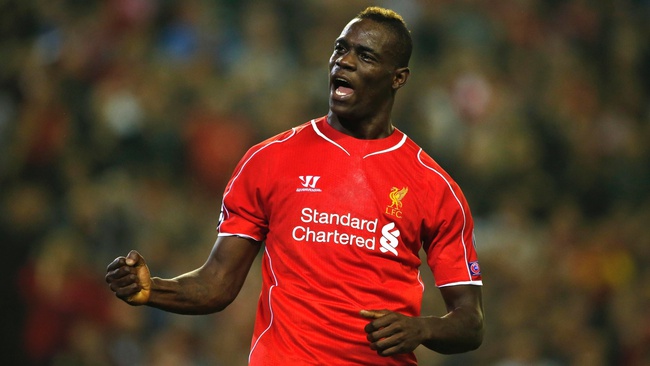 Bị Balotelli ph&aacute; ngang đ&aacute;m cưới, c&ocirc; d&acirc;u ch&uacute; rể vẫn vui như tết - Ảnh 3.