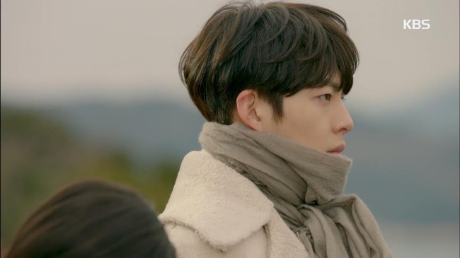 UF: Tỏ t&igrave;nh n lần vẫn kh&ocirc;ng tin, Kim Woo Bin đ&agrave;nh h&ocirc;n Suzy - Ảnh 1.