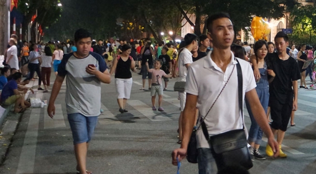 H&agrave; Nội lắp th&ecirc;m trạm ph&aacute;t wifi tr&ecirc;n phố đi bộ - Ảnh 1.