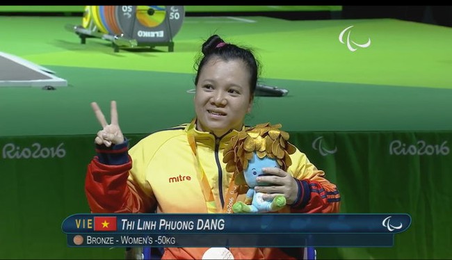 Linh Phượng vượt qua đô cử Trung Quốc đoạt HCĐ Paralympic 2016 - Ảnh 1.