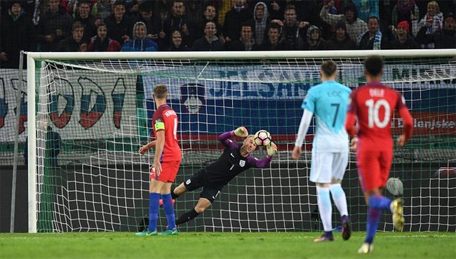 Joe Hart xuất thần, Anh thoát thua trên đất Slovenia - Ảnh 2.