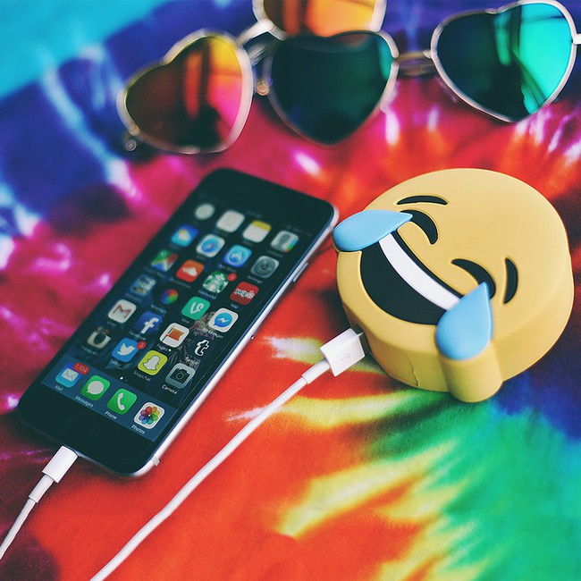 11 món quà cho những người phát cuồng vì emoji - Ảnh 8.