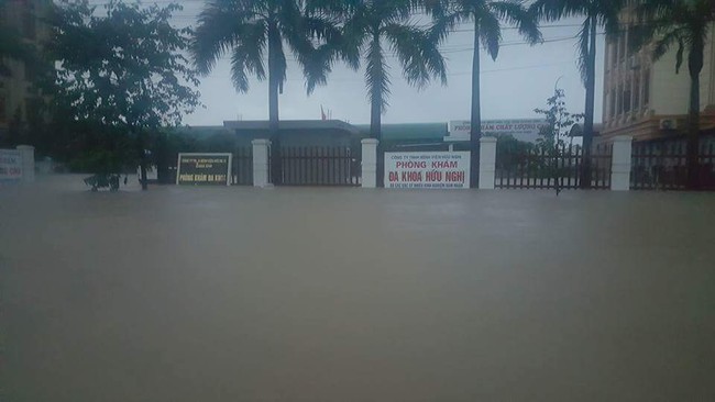 Quảng Bình: 8 người chết và mất tích, gần 27.000 hộ dân bị ngập do mưa lũ - Ảnh 9.